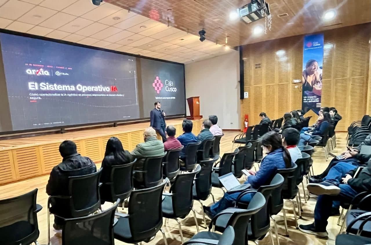 The AI Ignite Workshop with Caja Cusco leadership